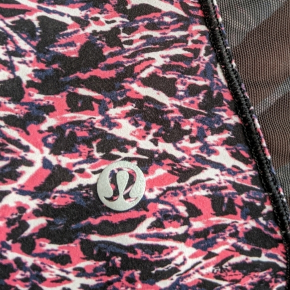 Lululemon Sunshine Salutation Tank - Size 6 - Picture 4 of 11